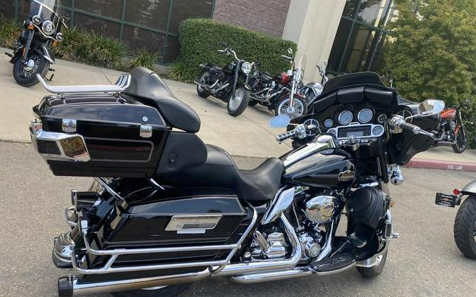 2010 Harley-Davidson® FLHTCU - Ultra Classic® Electra Glide