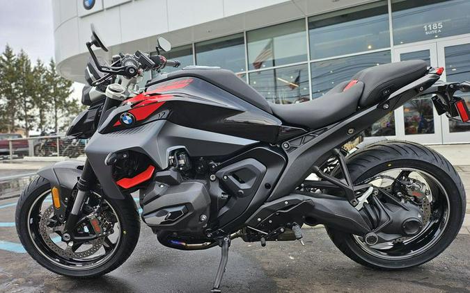 New 2026 BMW R1300R