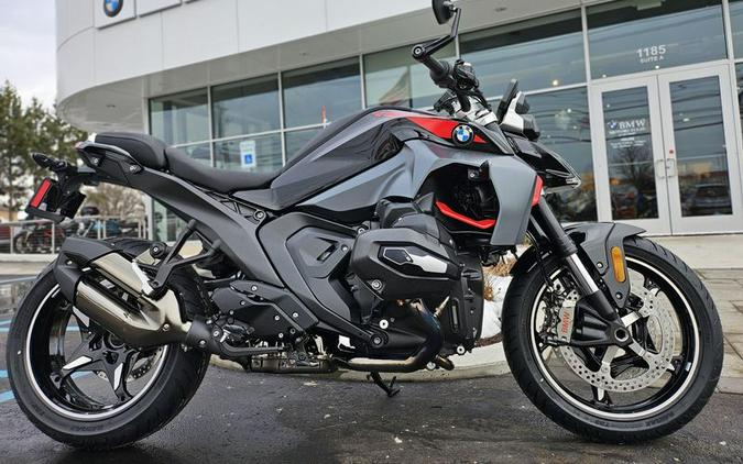 New 2026 BMW R1300R