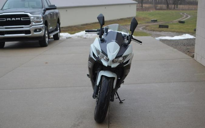 2023 Kawasaki Ninja® 650 Metallic Matte Graphenesteel Gray/Ebony