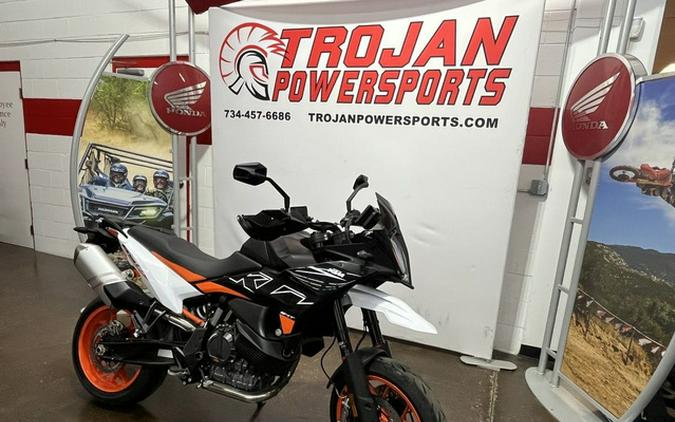 2024 KTM SMT 890