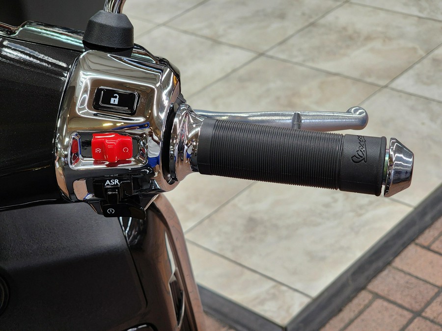 2024 Vespa GTS SUPER 300