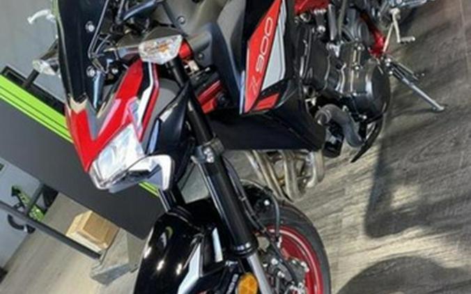 2024 Kawasaki Z900 ABS Candy Persimmon RedEbony