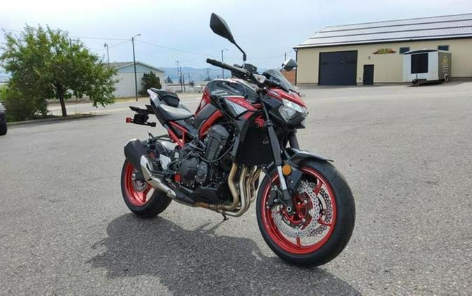 2024 Kawasaki Z900 ABS Candy Persimmon RedEbony