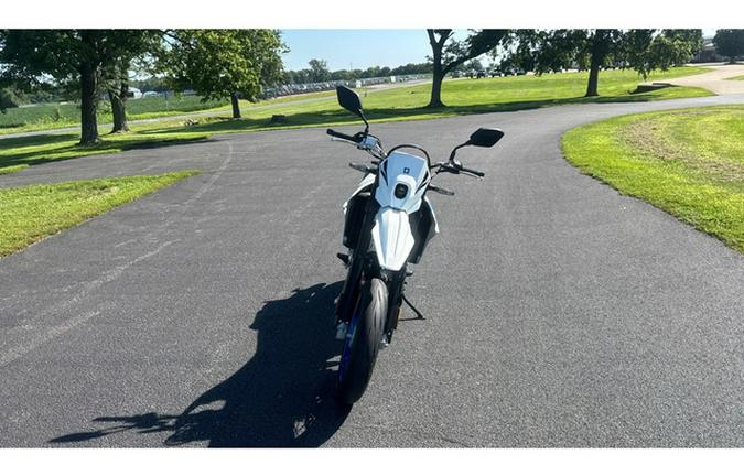 2025 Suzuki DR-Z 4SM Base