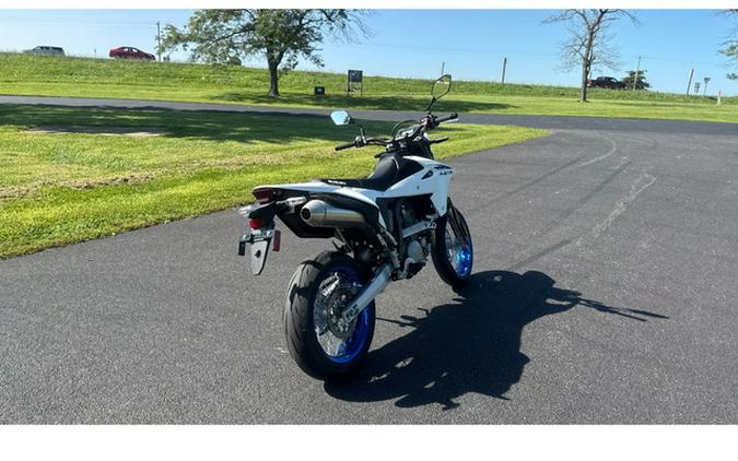 2025 Suzuki DR-Z 4SM Base