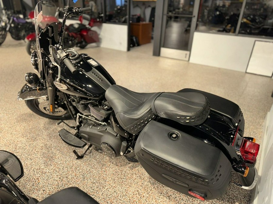 2024 Harley-Davidson Softail FLHCS - Heritage Classic