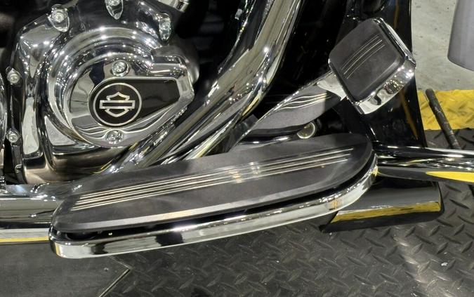 2026 Harley-Davidson® Street Glide® Dark Billiard Gray