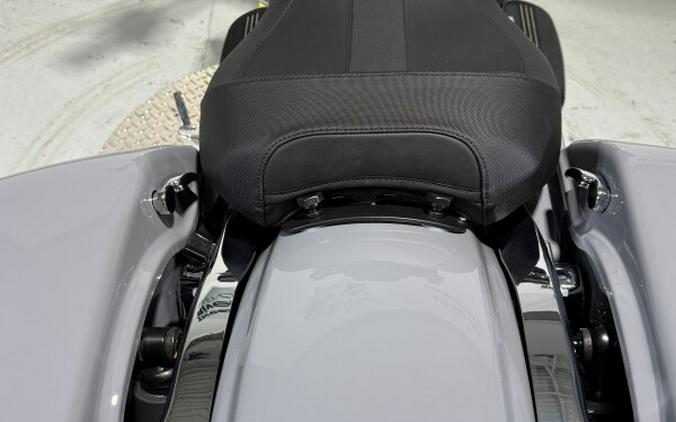 2026 Harley-Davidson® Street Glide® Dark Billiard Gray