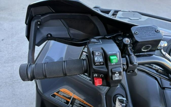 2027 Can-Am Outlander PRO S HD7