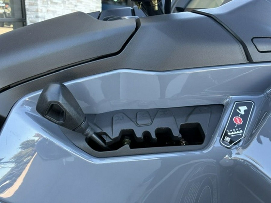2027 Can-Am Outlander PRO S HD7