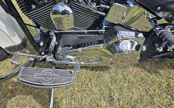 2001 Harley-Davidson® FLSTC - Heritage Softail® Classic