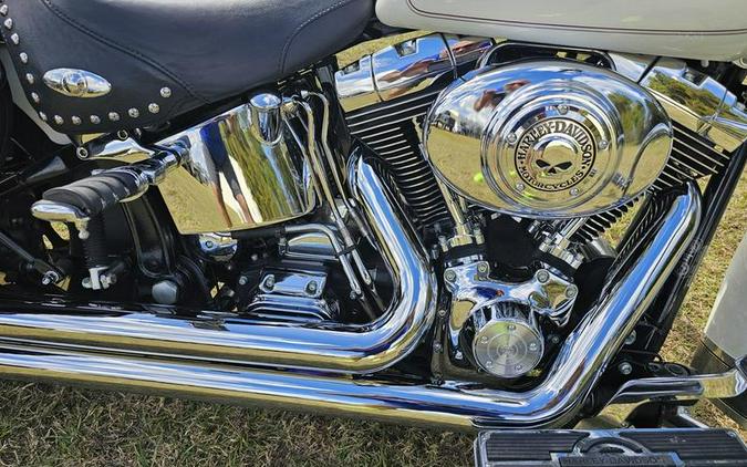 2001 Harley-Davidson® FLSTC - Heritage Softail® Classic