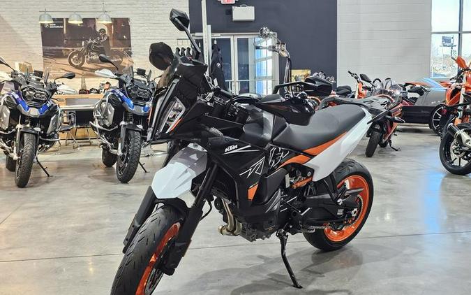 2024 KTM 890 SMT