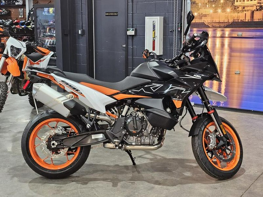 2024 KTM 890 SMT