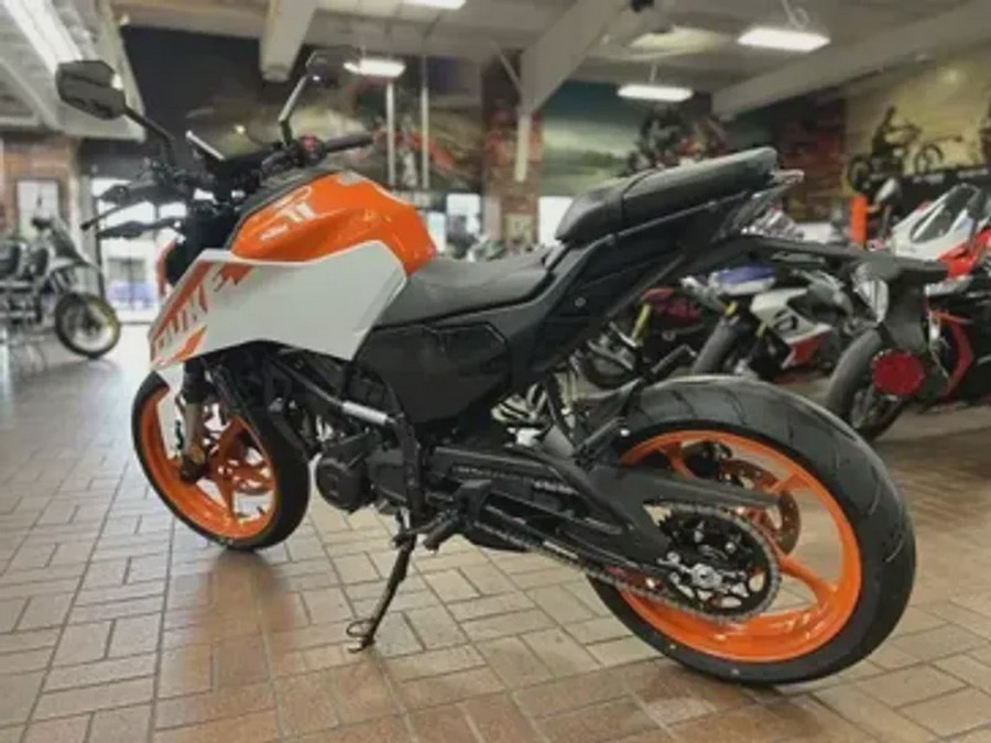 New 2024 KTM 250 DUKE