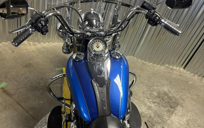 2017 Harley-Davidson Heritage Softail Classic BNVLBLU/FTM BLU