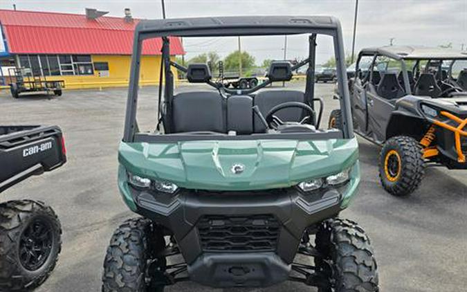 2025 Can-Am Defender DPS HD7