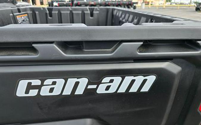 2025 Can-Am Defender DPS HD7