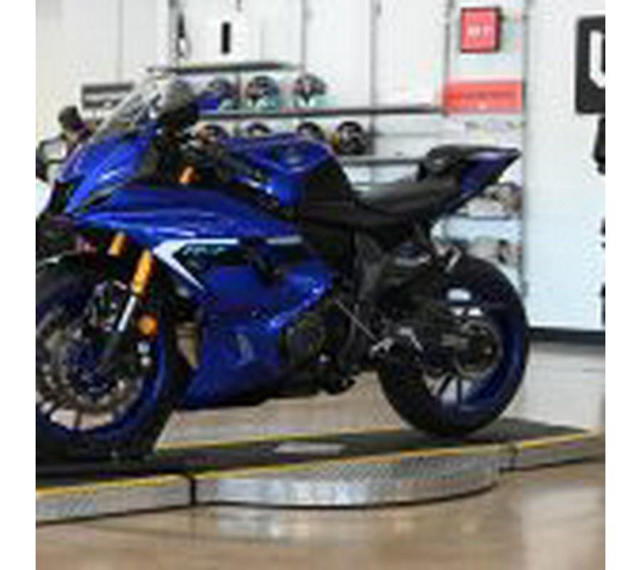 2025 Yamaha R7
