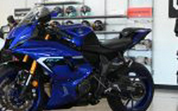 2025 Yamaha R7