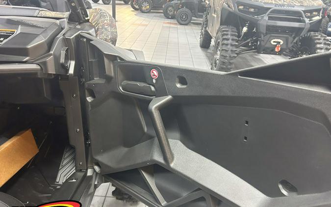 2026 Can-Am Commander X Mr 1000R Dark Wildland Camo