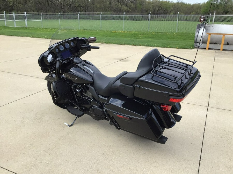 2023 FLHTK Ultra Limited