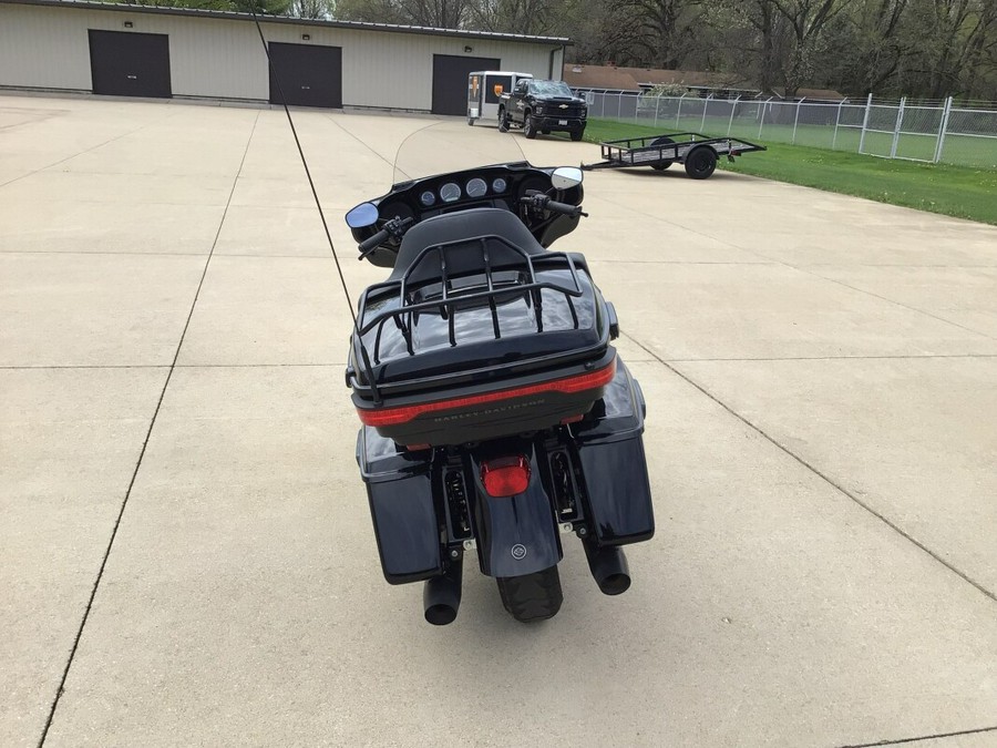 2023 FLHTK Ultra Limited