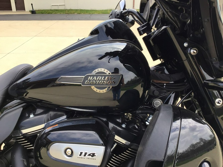 2023 FLHTK Ultra Limited