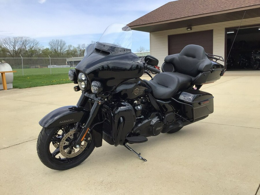 2023 FLHTK Ultra Limited