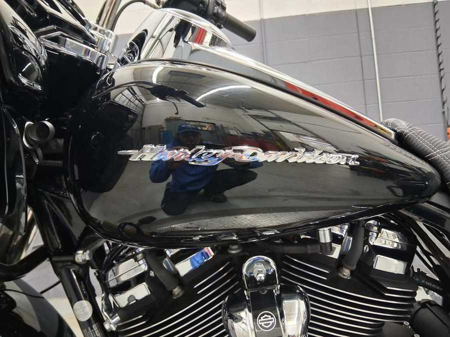 2017 Harley-Davidson® FLTRXS - Road Glide® Special