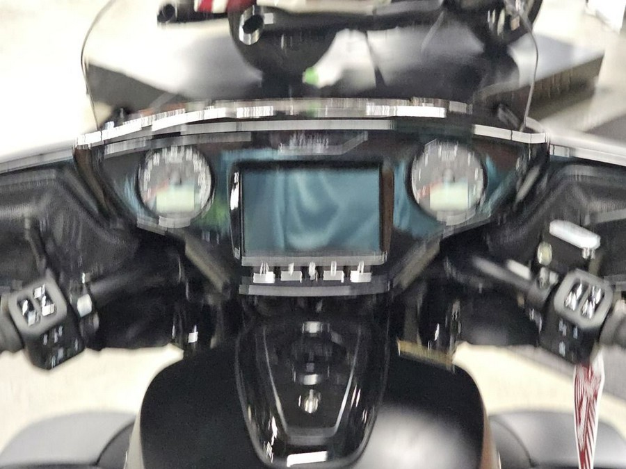 2025 Indian Motorcycle® Roadmaster® PowerPlus Dark Horse®