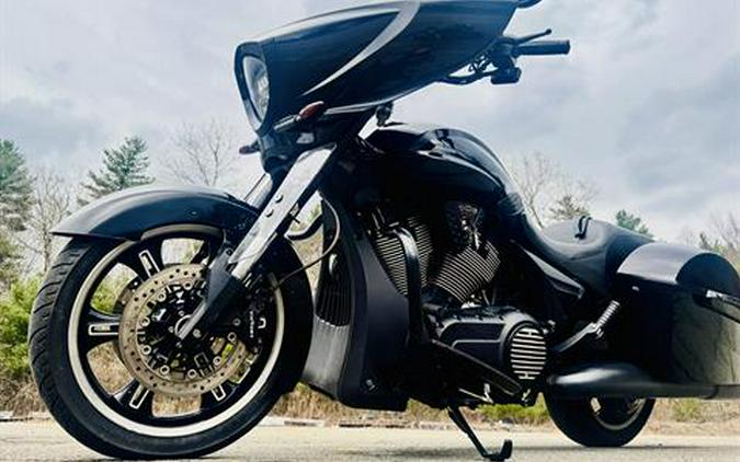 2015 Victory Cross Country 8-Ball™