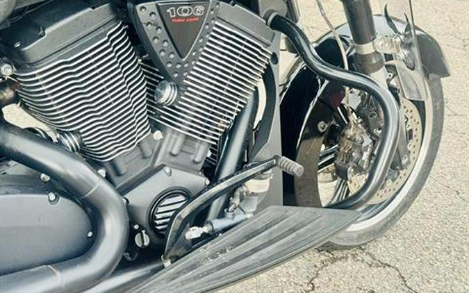 2015 Victory Cross Country 8-Ball™