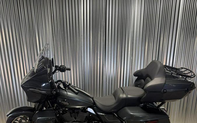 2026 Harley-Davidson Street Glide Limited Iron Horse Metallic Chrome Trim