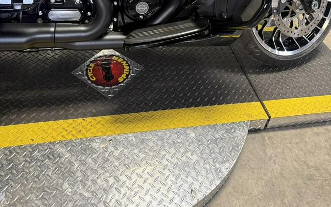 2026 Harley-Davidson Street Glide Limited Iron Horse Metallic Chrome Trim