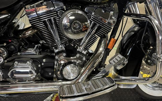 2006 Harley-Davidson Road King Classic BLACK W/PINSTRIPE