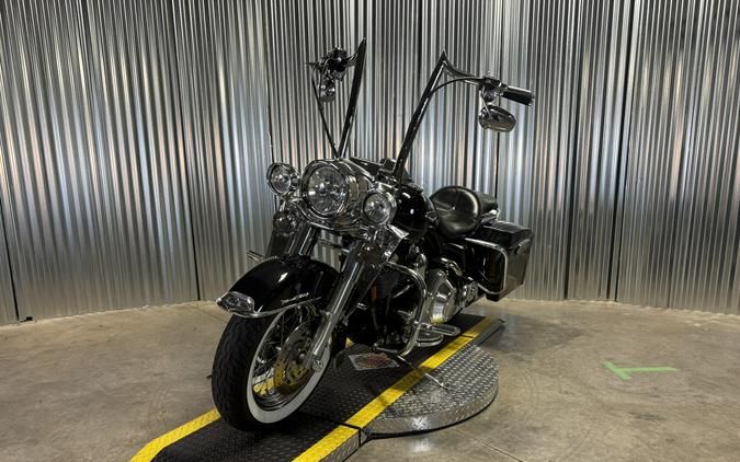 2006 Harley-Davidson Road King Classic BLACK W/PINSTRIPE
