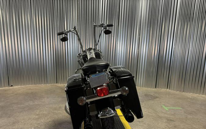 2006 Harley-Davidson Road King Classic BLACK W/PINSTRIPE