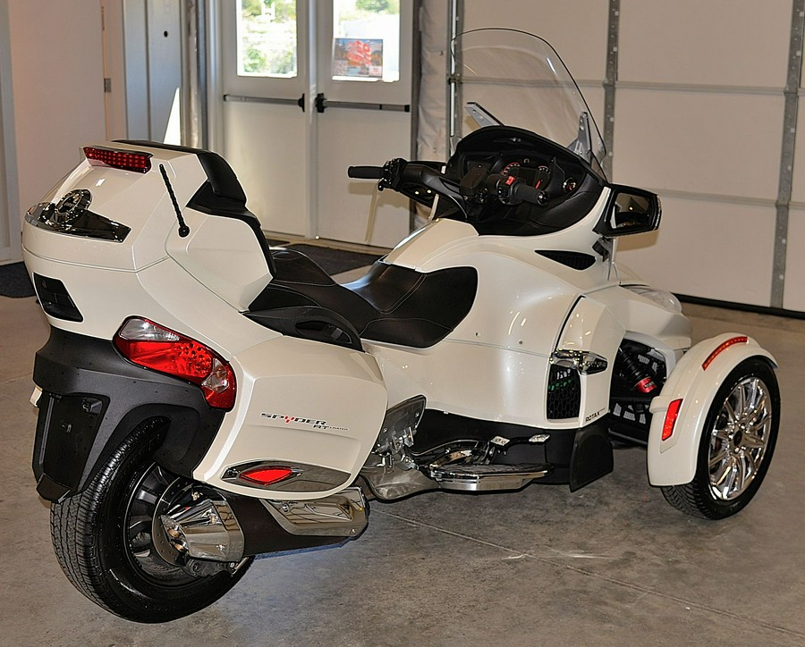 2015 CAN-AM Spyder RT