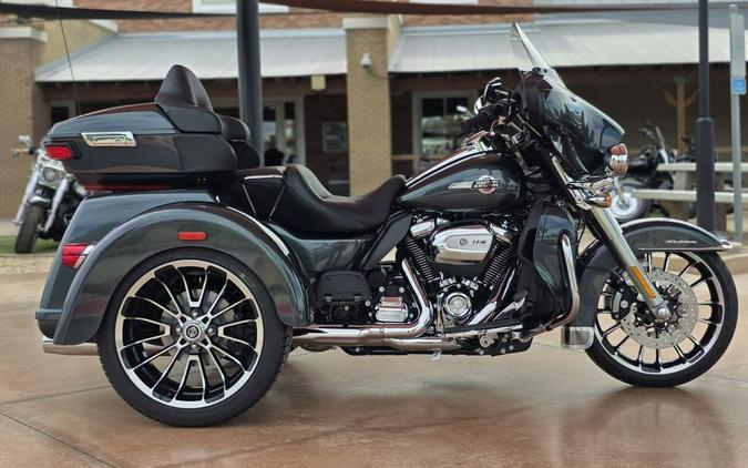 2025 Harley-Davidson® FLHTCUTG - Tri Glide® Ultra