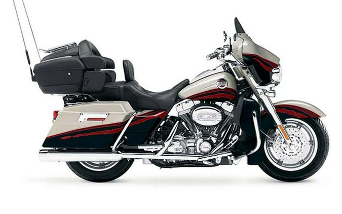 2006 Harley-Davidson FLHTCUSE - Ultra Classic Electra Glide Screamin'