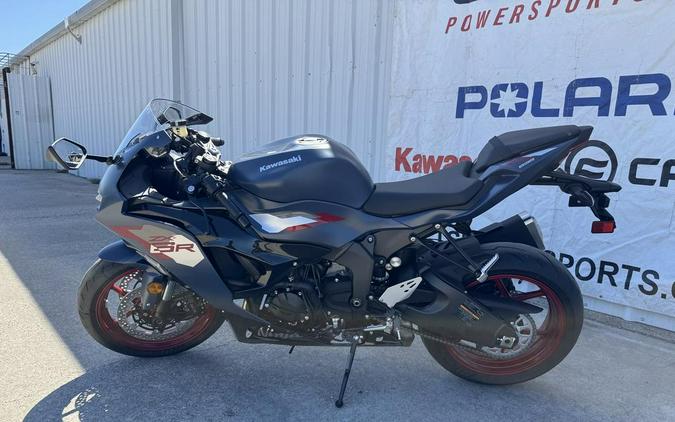 2027 Kawasaki Ninja® ZX™-6R Base