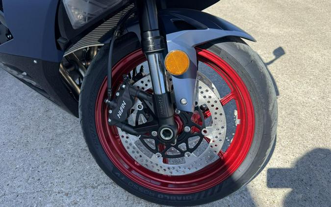 2027 Kawasaki Ninja® ZX™-6R Base