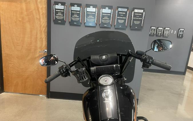 2022 Harley-Davidson® Road King® Special Apex