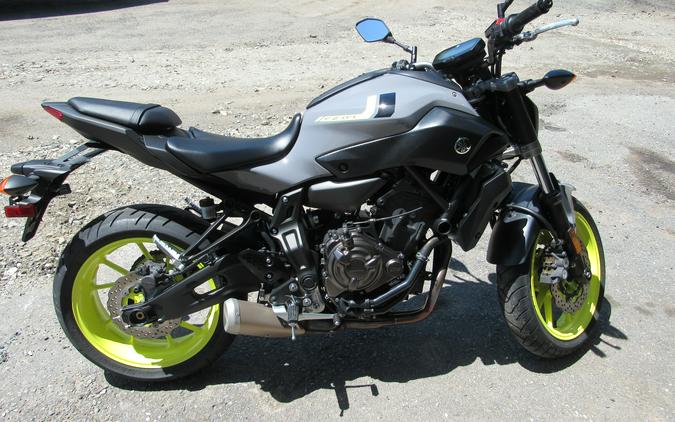 2016 Yamaha FZ 07 LIKE NEW ONLY 2,095 MILES.