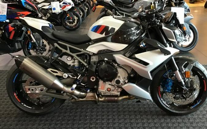 2026 BMW M 1000 R