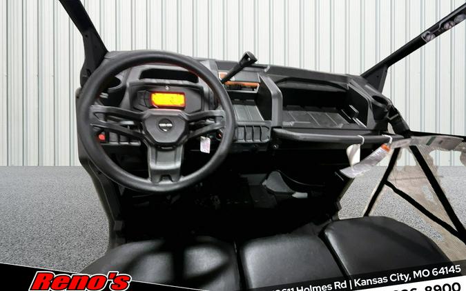 2025 Can-Am Defender DPS HD7