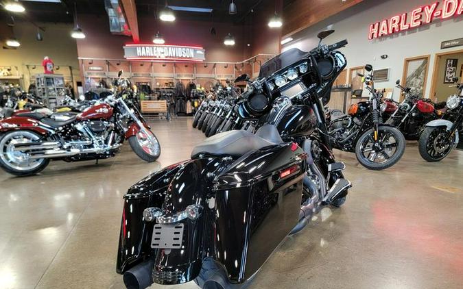 2017 Harley-Davidson® FLHXS - Street Glide® Special