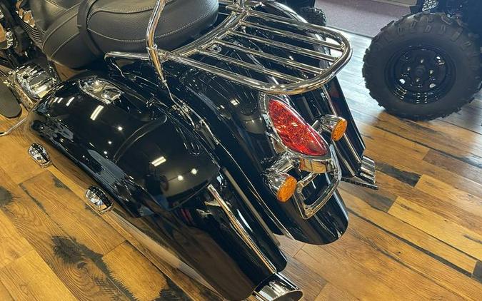 2017 Indian Motorcycle® Chieftain® Limited Thunder Black